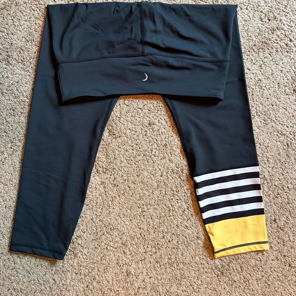Zyia Active Leggings - Picture 2 of 2
